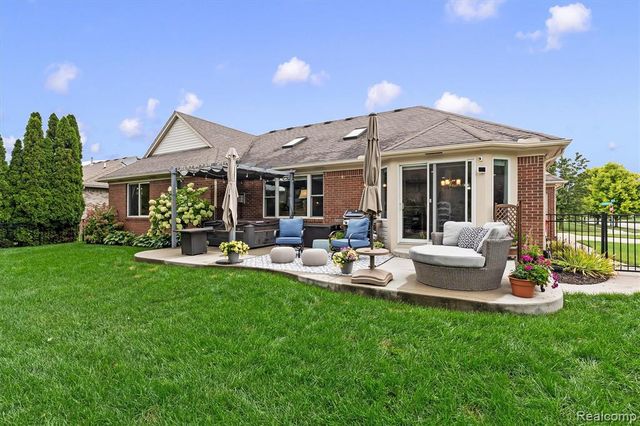 22702 Brantingham Road, Macomb, MI 48044