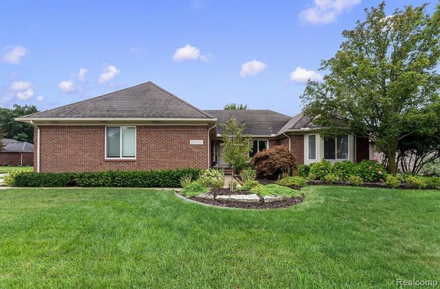 22702 Brantingham Road, Macomb, MI 48044