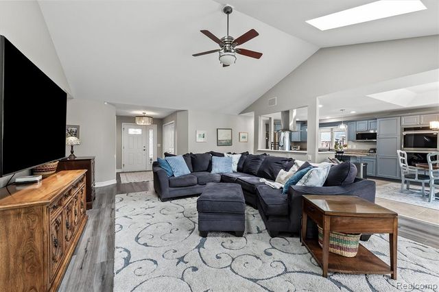 22702 Brantingham Road, Macomb, MI 48044