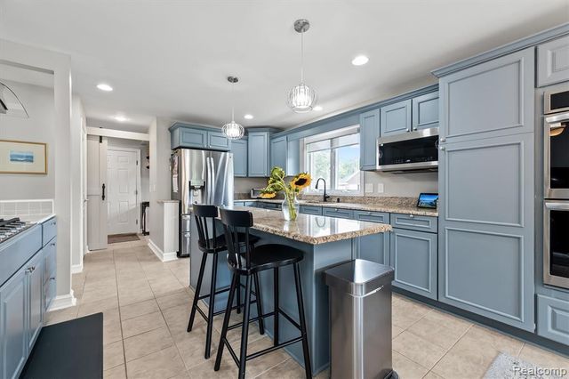 22702 Brantingham Road, Macomb, MI 48044