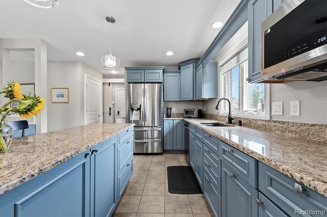22702 Brantingham Road, Macomb, MI 48044