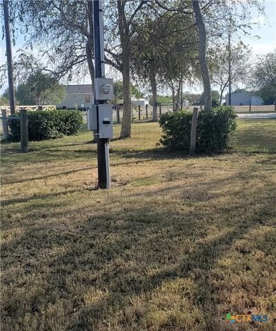 404 S 13th Street, Seadrift, TX 77983