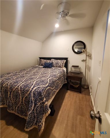 404 S 13th Street, Seadrift, TX 77983