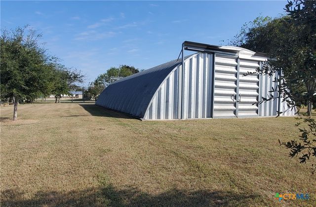 404 S 13th Street, Seadrift, TX 77983