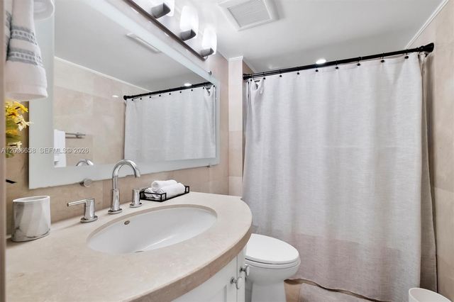 1000 Quayside Terrace 411, Miami, FL 33138