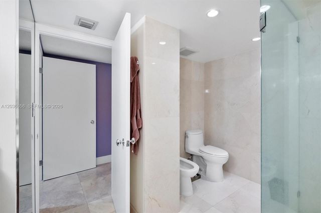 1000 Quayside Terrace 411, Miami, FL 33138