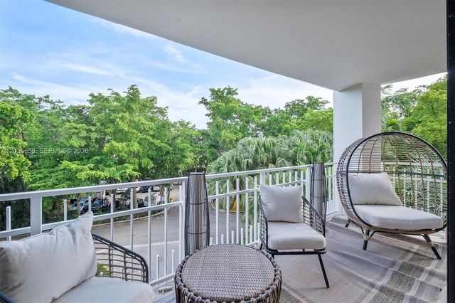 1000 Quayside Terrace 411, Miami, FL 33138