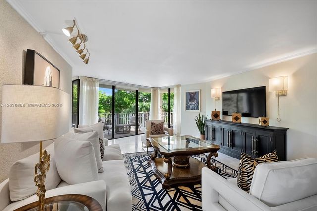 1000 Quayside Terrace 411, Miami, FL 33138