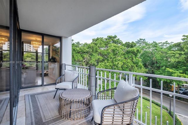 1000 Quayside Terrace 411, Miami, FL 33138