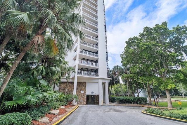 1000 Quayside Terrace 411, Miami, FL 33138