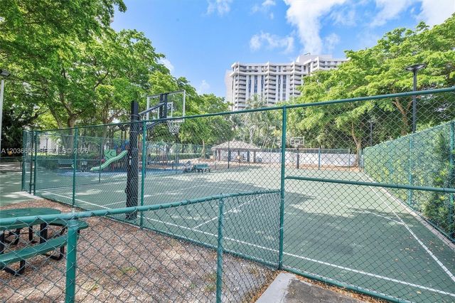 1000 Quayside Terrace 411, Miami, FL 33138