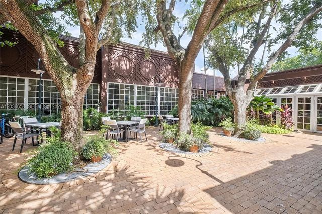 1000 Quayside Terrace 411, Miami, FL 33138