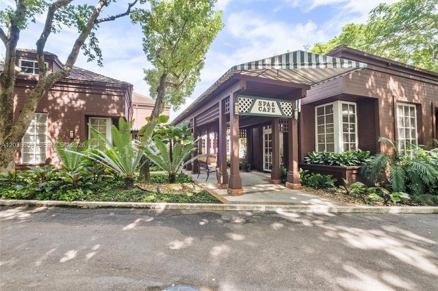 1000 Quayside Terrace 411, Miami, FL 33138