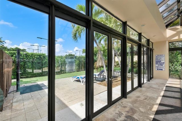 1000 Quayside Terrace 411, Miami, FL 33138