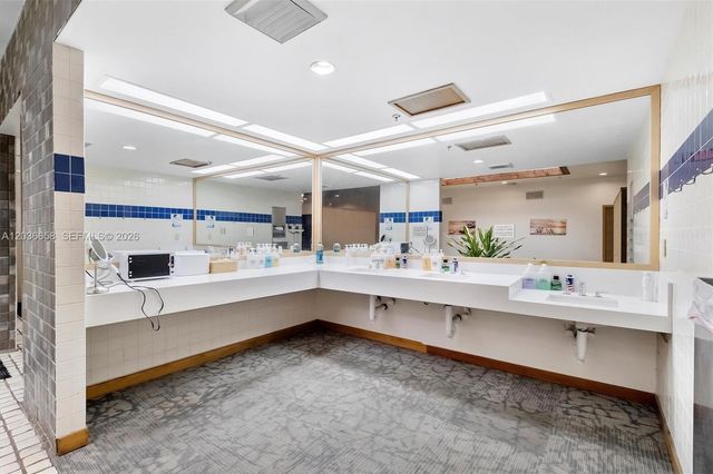 1000 Quayside Terrace 411, Miami, FL 33138