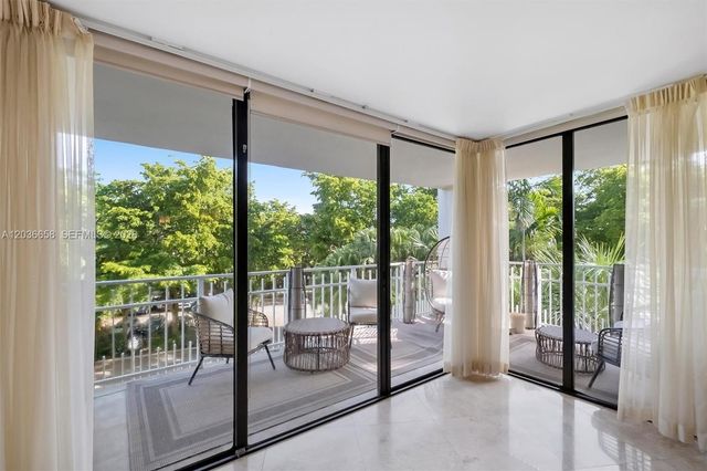 1000 Quayside Terrace 411, Miami, FL 33138