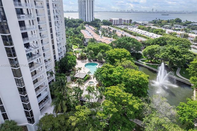 1000 Quayside Terrace 411, Miami, FL 33138