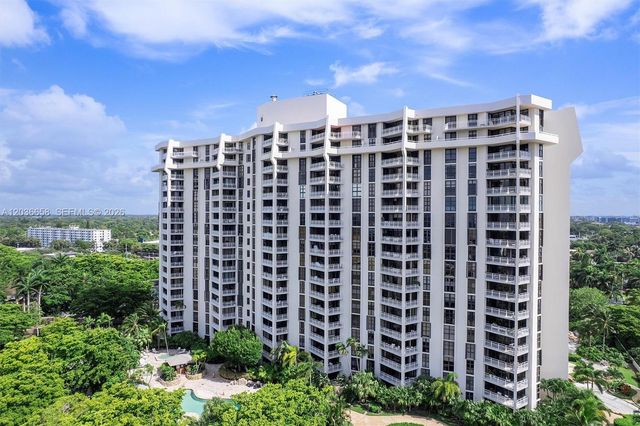 1000 Quayside Terrace 411, Miami, FL 33138