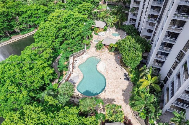 1000 Quayside Terrace 411, Miami, FL 33138