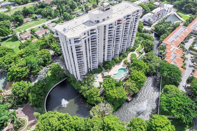1000 Quayside Terrace 411, Miami, FL 33138