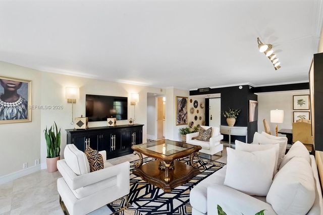 1000 Quayside Terrace 411, Miami, FL 33138