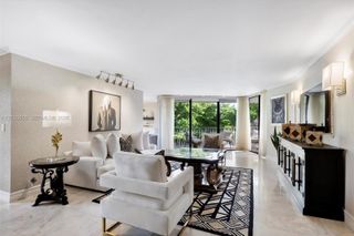 1000 Quayside Terrace 411, Miami, FL 33138
