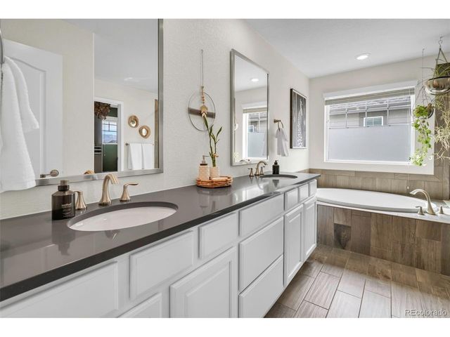 863 Carbonate Ln, Erie, CO 80516