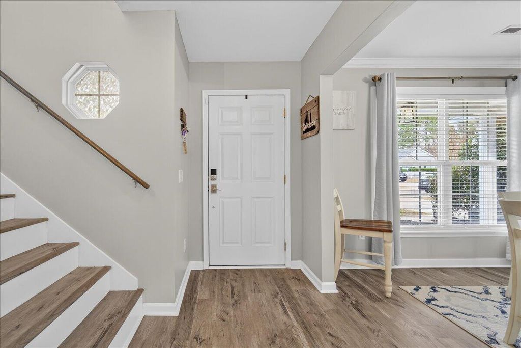 Image 12 of property listing at 322 Seneca River Drive, Summerville, SC 29485