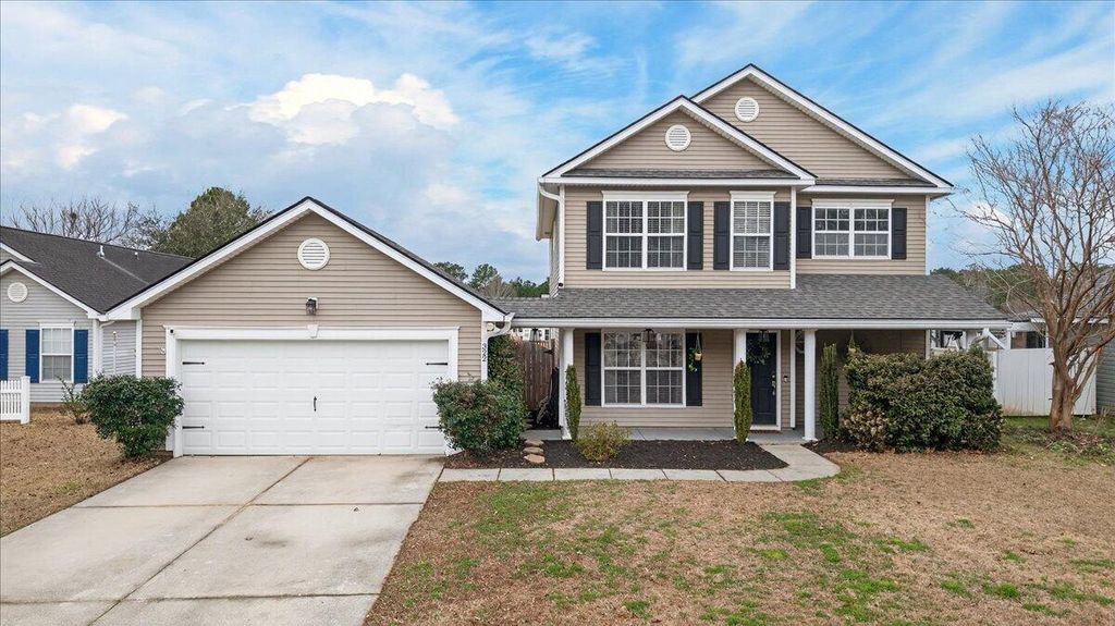 Image 2 of property listing at 322 Seneca River Drive, Summerville, SC 29485