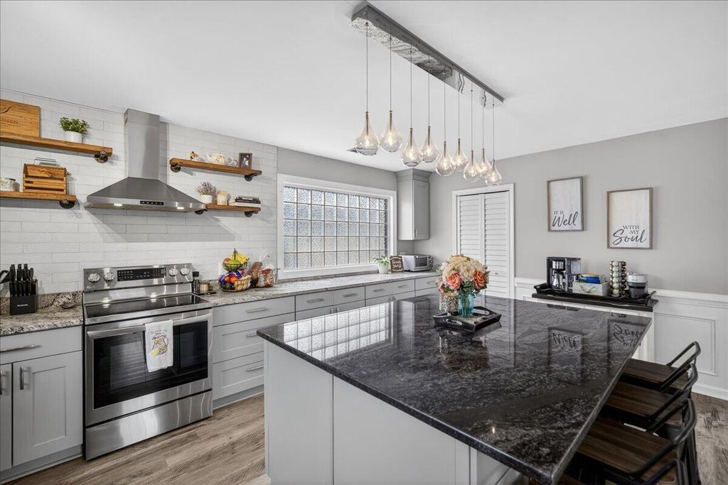 Image 24 of property listing at 322 Seneca River Drive, Summerville, SC 29485