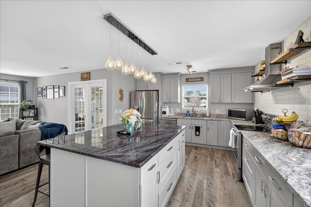 Image 25 of property listing at 322 Seneca River Drive, Summerville, SC 29485