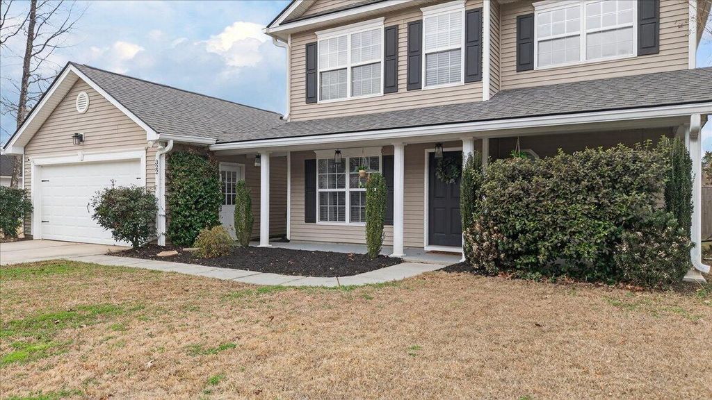 Image 5 of property listing at 322 Seneca River Drive, Summerville, SC 29485