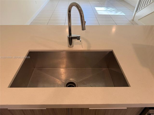 10222 NW 64th Way 101, Doral, FL 33178