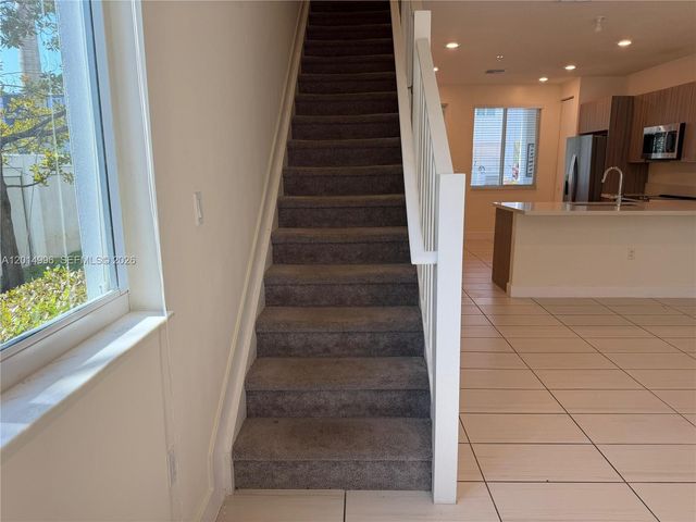 10222 NW 64th Way 101, Doral, FL 33178