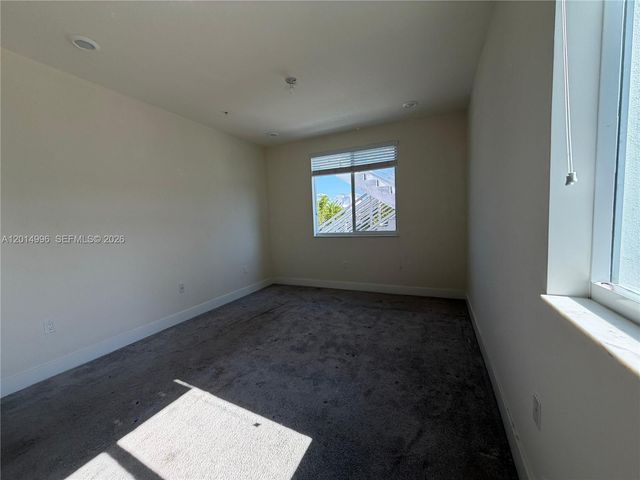 10222 NW 64th Way 101, Doral, FL 33178