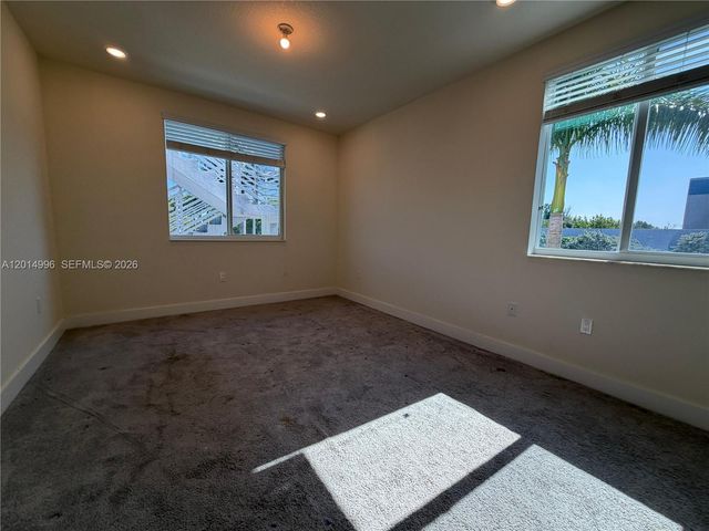 10222 NW 64th Way 101, Doral, FL 33178