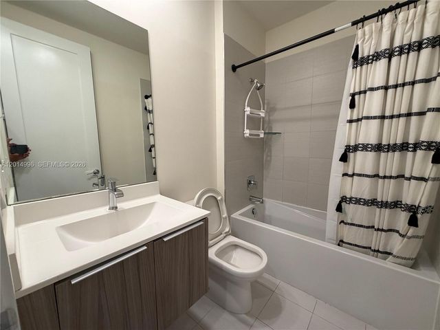 10222 NW 64th Way 101, Doral, FL 33178