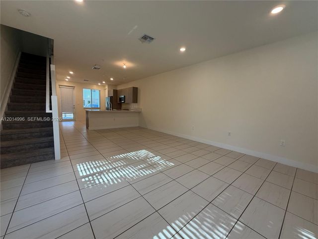 10222 NW 64th Way 101, Doral, FL 33178