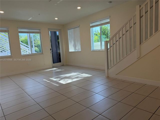 10222 NW 64th Way 101, Doral, FL 33178
