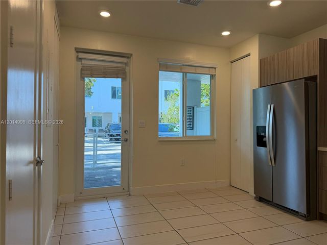 10222 NW 64th Way 101, Doral, FL 33178
