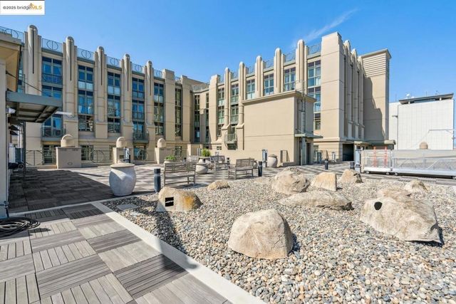 423 7th ST 909, Oakland, CA 94607
