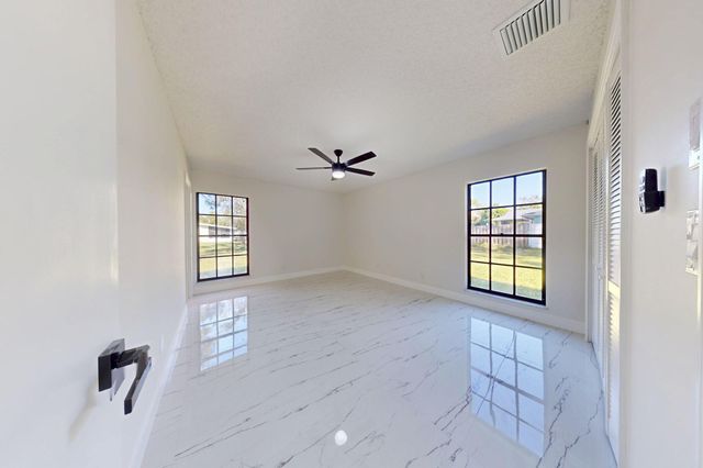 6806 Pensacola Road, Fort Pierce, FL 34951