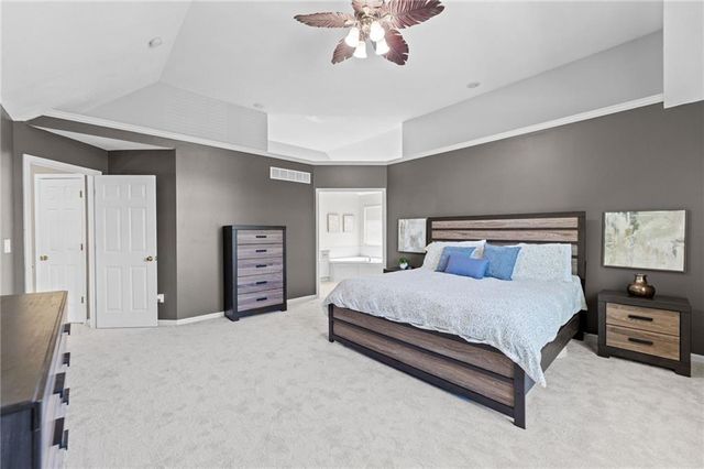 10137 THEDEN Circle, Lenexa, KS 66220