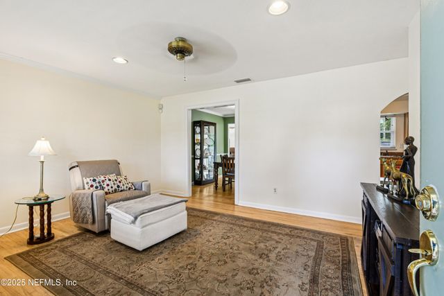 831 BROOKVIEW Drive N, Jacksonville, FL 32225
