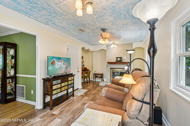 831 BROOKVIEW Drive N, Jacksonville, FL 32225
