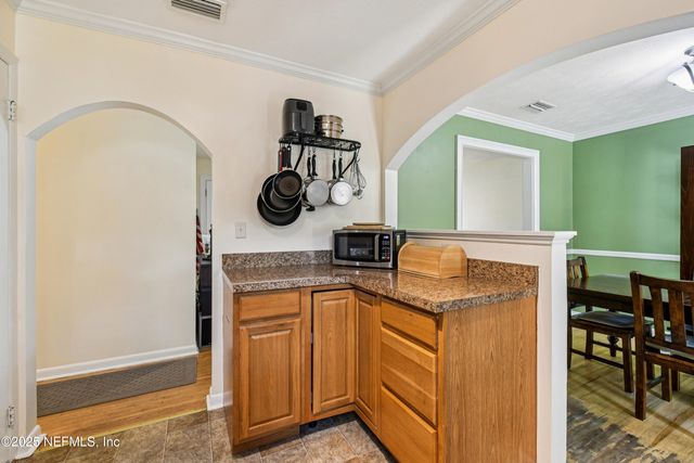 831 BROOKVIEW Drive N, Jacksonville, FL 32225