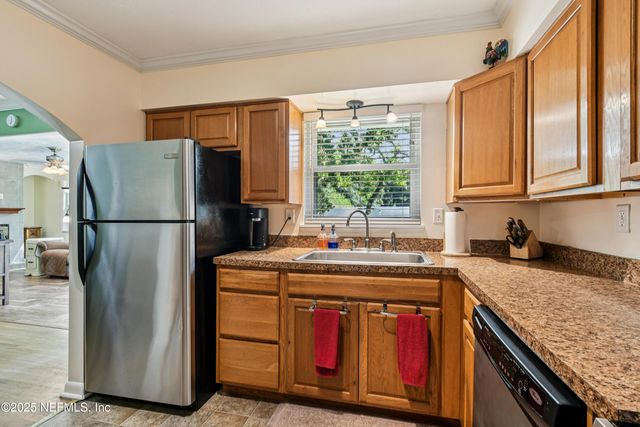 831 BROOKVIEW Drive N, Jacksonville, FL 32225