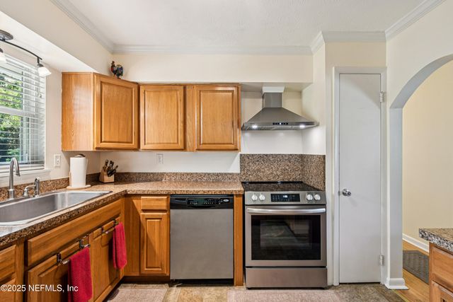 831 BROOKVIEW Drive N, Jacksonville, FL 32225