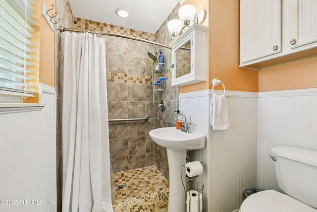 831 BROOKVIEW Drive N, Jacksonville, FL 32225