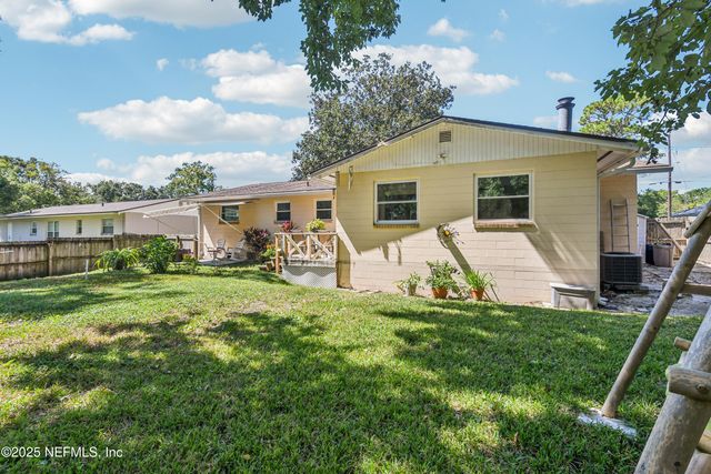 831 BROOKVIEW Drive N, Jacksonville, FL 32225